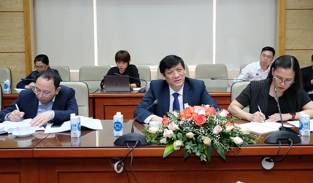 Vietnam promotes international cooperation on COVID-19